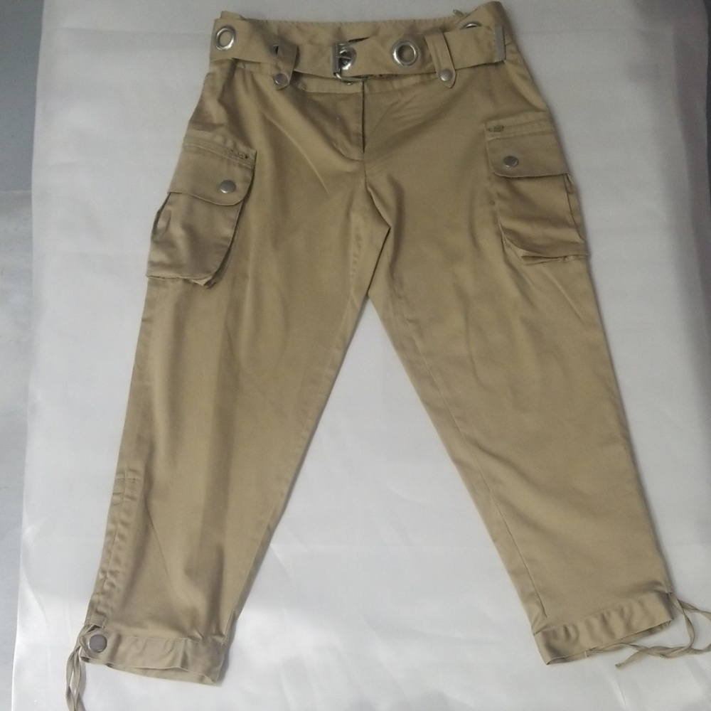 Capri cargo pants